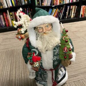 VTG Paper Mache Santa Claus Holiday Figurine Hand Painted Face details on Robe